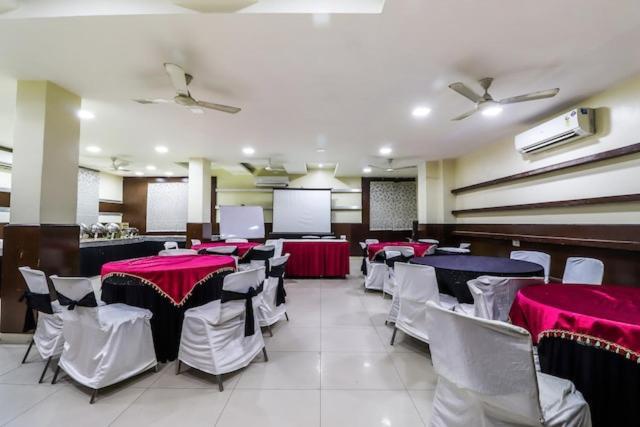 Hotel Mandakini Plaza Kanpur Exterior foto